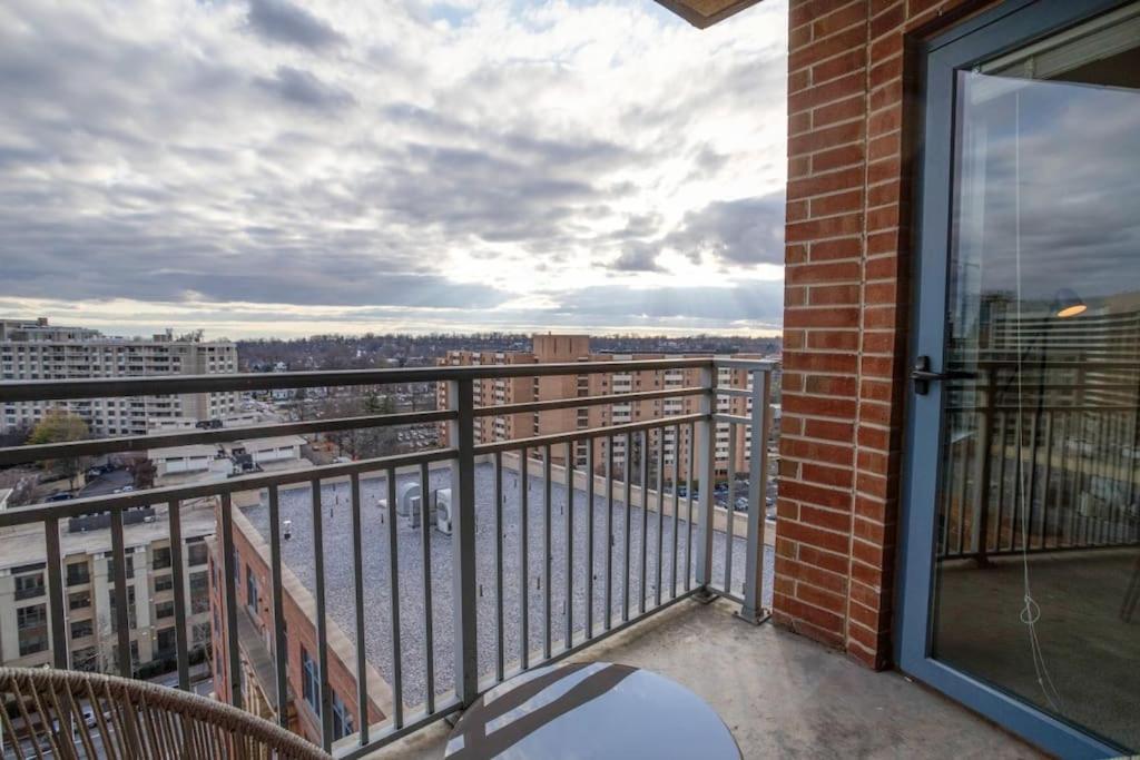 Fantastic 2 Bedroom Condo At Pentagon City Arlington Buitenkant foto