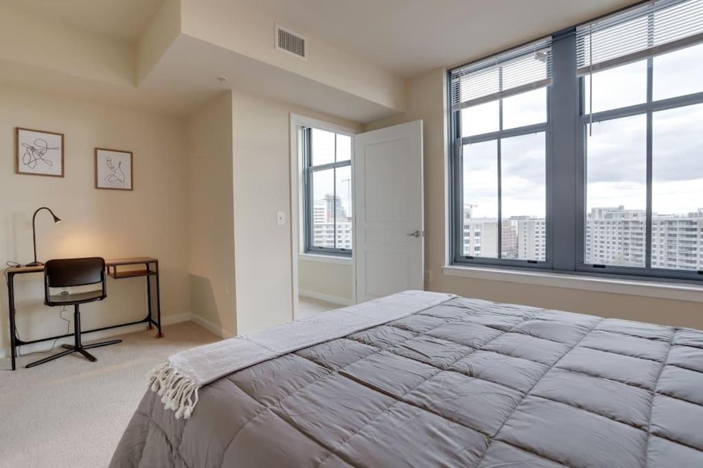 Fantastic 2 Bedroom Condo At Pentagon City Arlington Buitenkant foto