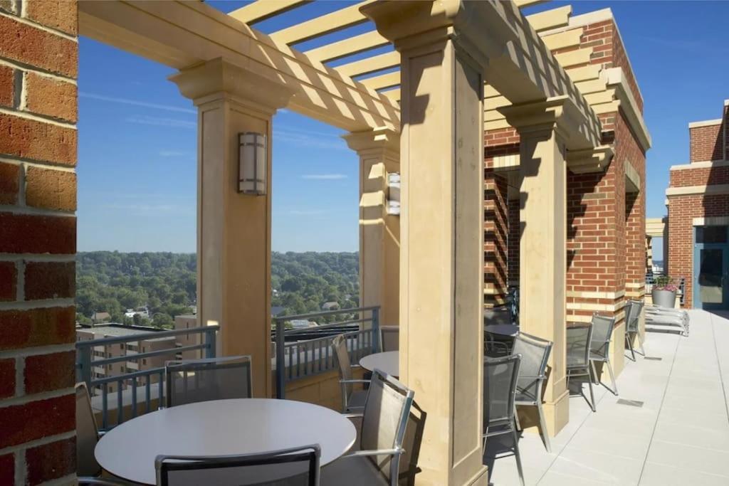 Fantastic 2 Bedroom Condo At Pentagon City Arlington Buitenkant foto
